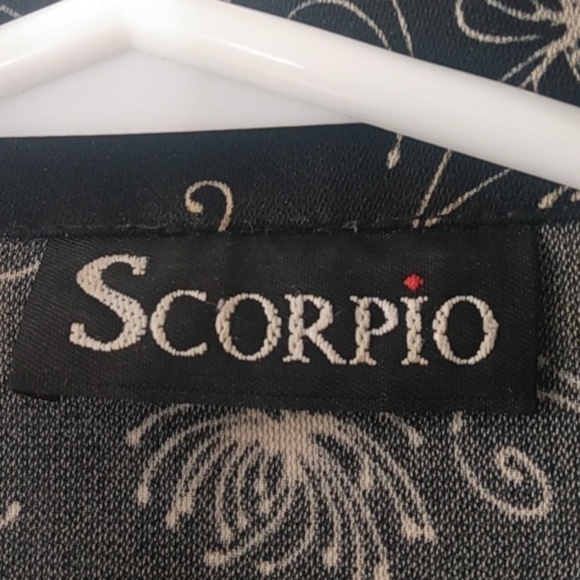 🔴$10 add on. SCORPIO women's short sleeve shirt, size xs -small black/white. - Picture 4 of 5